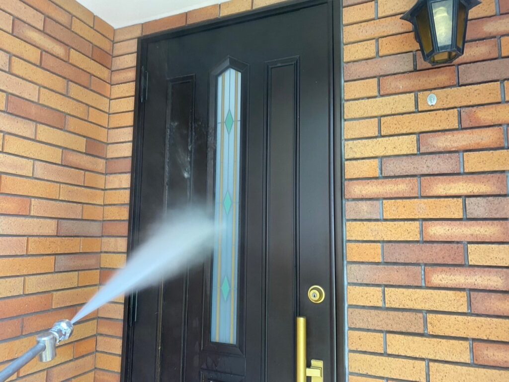 玄関ドア高圧ジェット洗浄