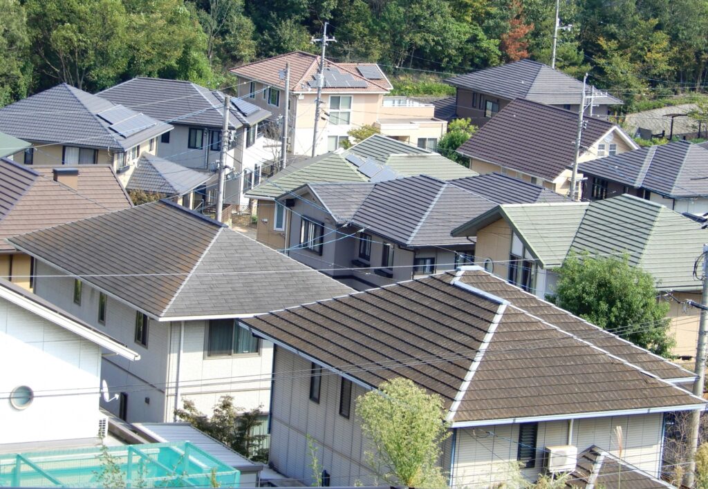 神奈川県横浜市・鎌倉市・川崎市の屋根はいつメンテナンスするのが最適？劣化のサインを解説！